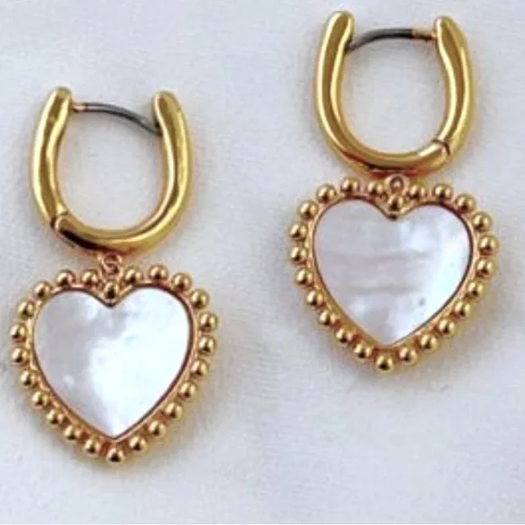 ❌Price Drop ❌NWOT Tory Burch Gold and White Pearly Heart Earrings. - Picture 1 of 9